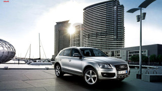 Silver car building sculpture boat - a silver car free wallpaper