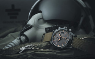 Watch helmet bed side cord - f 8 aperture free wallpaper