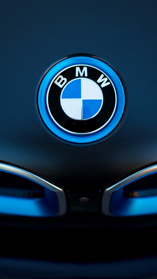 Bmw logo closeup car grill - panfuturism free wallpaper