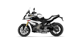 White motorcycle panfuturism digital rendering - a white motorcycle free wallpaper