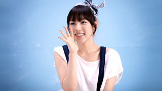 Woman bow hand gesture smile - a bow free wallpaper