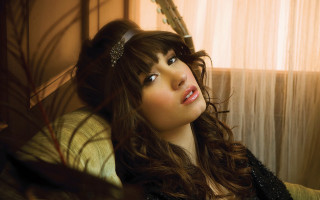 Woman long hair headband looking - seductive look free wallpaper