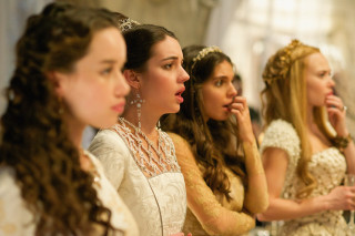 Women sitting mirror hands chins - a renaissance painting free wallpaper for desktop