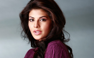 Woman longhair purple sweater posing - ella guru free wallpaper