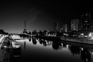 Black white city night river - a bridge in the foreground free wallpaper