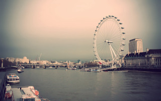 Ferris wheel city river skyline - christopher wren free wallpaper