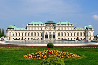 Large building fountain flower bed - it in front free wallpaper
