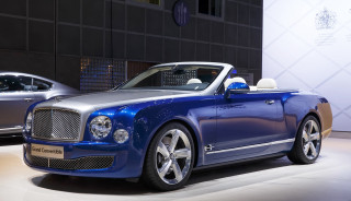 Blue car silver car showroom - a silver car free wallpaper