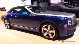 Blue car showroom bench display - a blue car free wallpaper