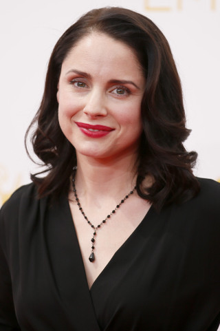 Woman necklace black dress red - a necklace free wallpaper