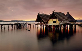 Boat pier house bridge cityscape - side and a boat free wallpaper