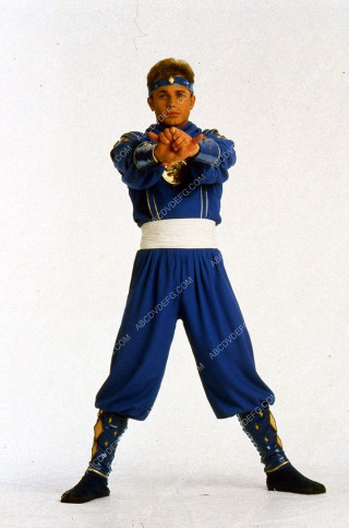 Man blue white sword pointing - fabien charuau free wallpaper