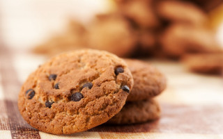 Two cookies tablecloth pile background - a tablecloth free wallpaper