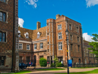 Large brick building clock tower - christopher wren free wallpaper