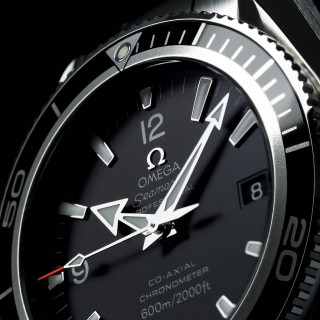 Watch black face red second - aquirax uno free wallpaper