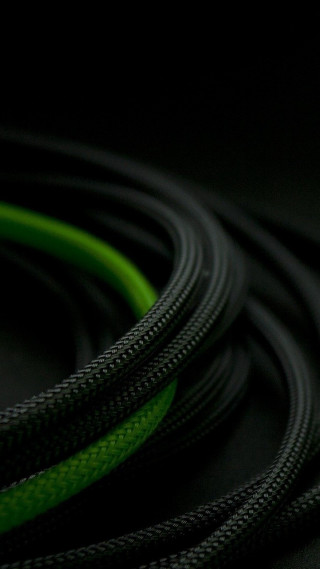 Green black cord macro black - a black surface free wallpaper