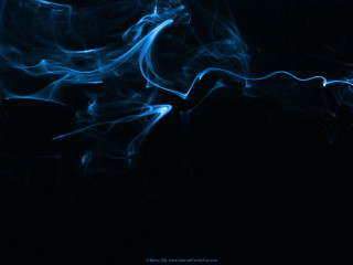 Blue smoke dark background white - the dark free wallpaper