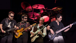 Men guitars stage drums microphone - stage free wallpaper