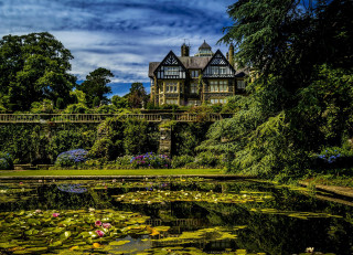 Large house bridge pond water - a large house free wallpaper