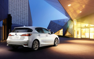 White car night building bright - a digital rendering free wallpaper for desktop