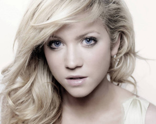 Blonde woman blue eyes white - facial free wallpaper