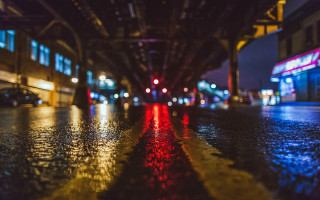 Wet street red light night - a wet street free wallpaper