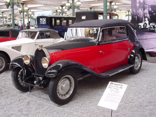 Red black car show display - brassaï free wallpaper