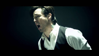 Bearded man singing microphone white - new objectivity free wallpaper