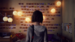Woman standing room wall pictures - temporary art free wallpaper