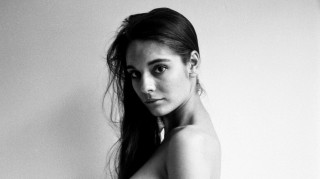 Annabel eyres long hair black - fine art free wallpaper