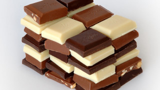 Chocolate white chocolate stack white - a white surface free wallpaper