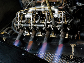 Machine pipes valves metal tray - underneath free wallpaper