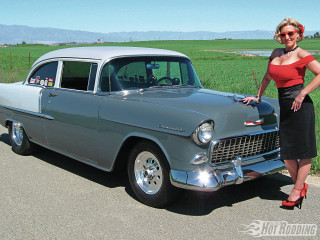 Woman classic car road grass - inframe free wallpaper