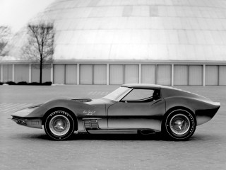Black white retrofuturism car parkinglot - ed roth free wallpaper