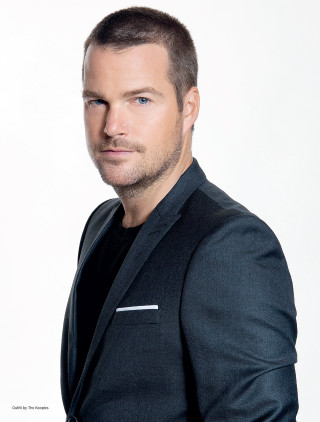 Man suit posing hands pockets - dan scott free wallpaper