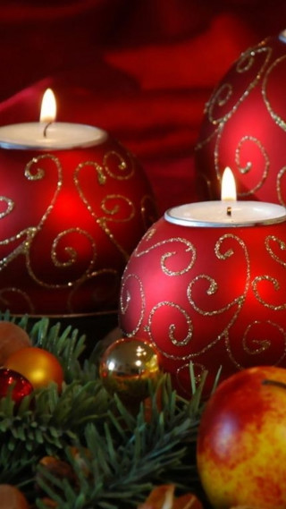 Red candles christmas decorations pine - top of a table next free wallpaper