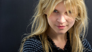 Blonde woman black shirt eyes - bettina heinenayech free wallpaper
