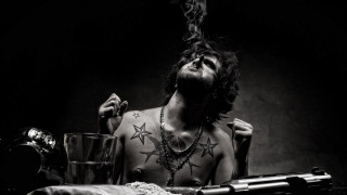 Man gun water glass cigarette - his hand and a cigarette free wallpaper