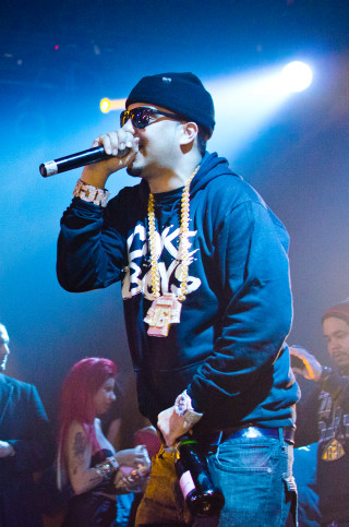 Man black hoodie holding microphone - young free wallpaper