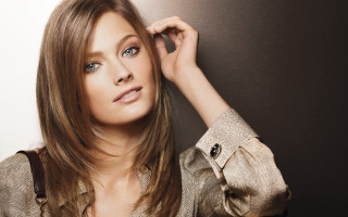 Woman brown shirt brown tie - airbrush free wallpaper
