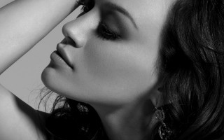 Woman hand head arm behind - her arm behind her head free wallpaper