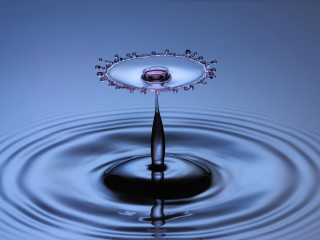 Water droplet pink center black 3 - a water droplet free wallpaper