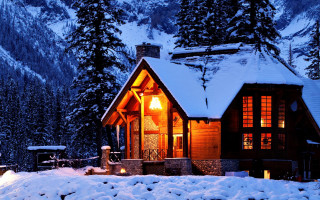Cabin in the mountains lit - a cabin free wallpaper