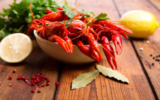 Cooked craws lemon parsley wooden - a bowl free wallpaper