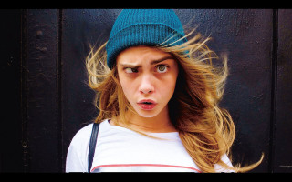 Surprised woman hat door night - perfect face free wallpaper
