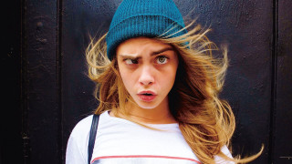 Surprised woman hat expression face - her head free wallpaper