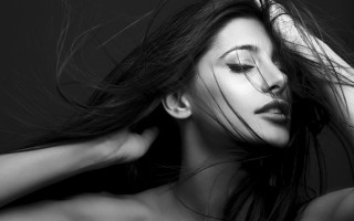 Woman long hair wind eyes 7 - the wind free wallpaper