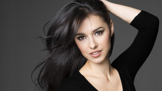 Araceli gilbert portrait long hair 3 - head and shoulders portrait free wallpaper