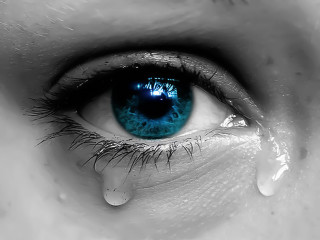 Blue eye tears artistic photo - evelyn de morgan free wallpaper