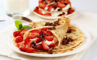 Strawberries chocolate chips plate food - a plate of food free wallpaper